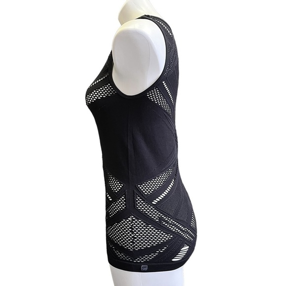 FABLETICS Black Fitted Tank Small Cutouts - Picture 4 of 8